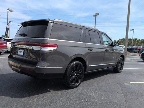 Chroma Caviar Dark Gray Metallic Clearcoat 2023 Lincoln Navigator Black Label