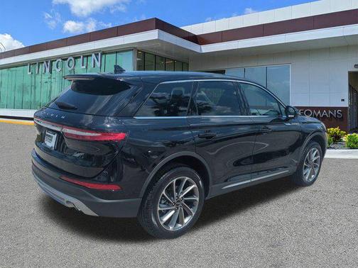2025 Lincoln Corsair Premiere
