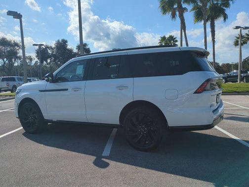 2025 Lincoln Navigator Reserve