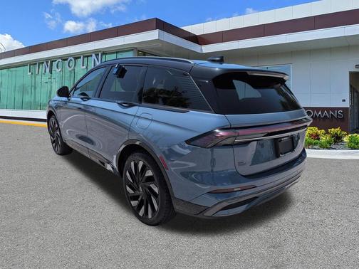 Whisper Blue Metallic Clearcoat 2026 Lincoln Nautilus Reserve