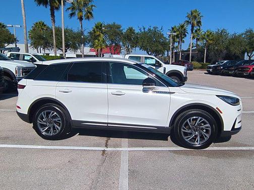 2024 Lincoln Corsair Premiere