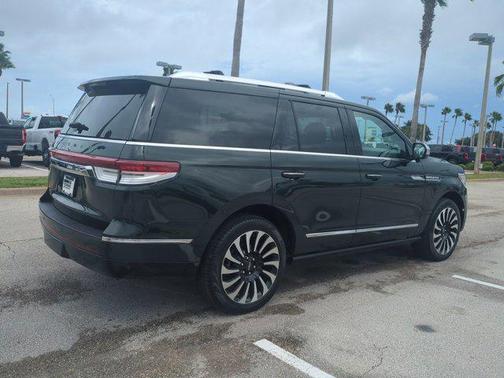 2023 Lincoln Navigator Black Label