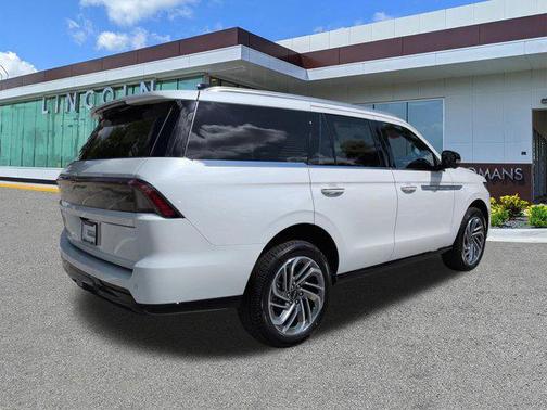White 2026 Lincoln Navigator Reserve