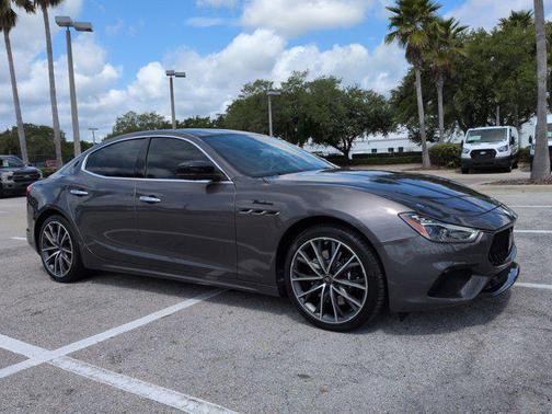Grigio 2024 Maserati Ghibli Modena Ultima Q4