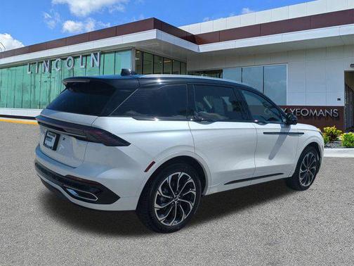 2025 Lincoln Nautilus Reserve