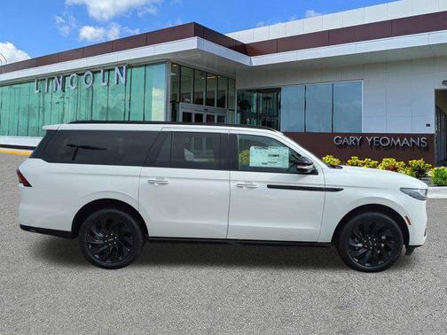 2025 Lincoln Navigator Reserve