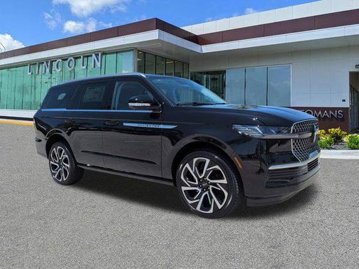 Infinite Black Metallic Clearcoat 2026 Lincoln Navigator Reserve