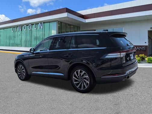 Infinite Black Metallic Clearcoat 2026 Lincoln Aviator Premiere