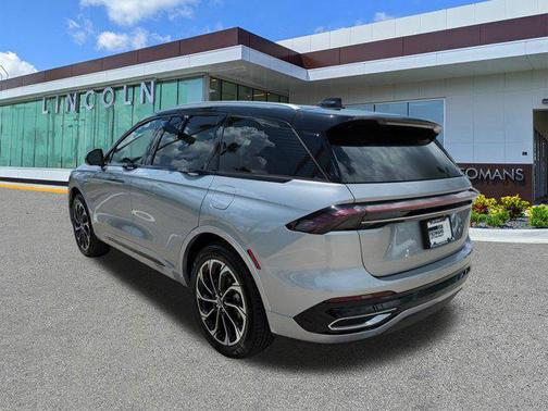 2025 Lincoln Nautilus Reserve