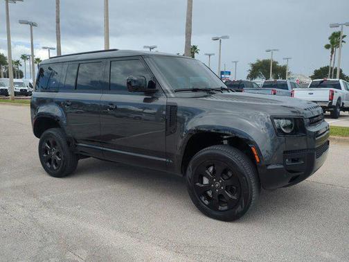 2024 Land Rover Defender 110 P400 X-Dynamic SE