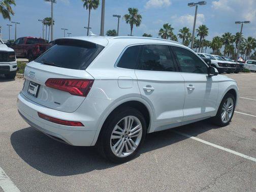 2020 Audi Q5 45 Premium Plus