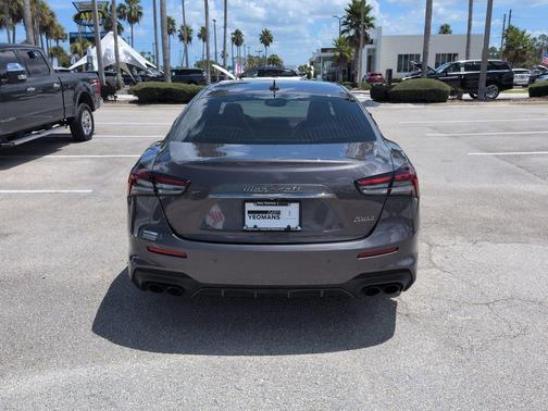 Grigio Maratea Metallic 2022 Maserati Ghibli Trofeo