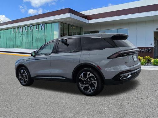 Gray Matter Metallic Clearcoat 2026 Lincoln Nautilus Premiere