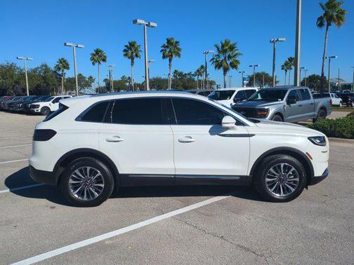 2023 Lincoln Nautilus Standard