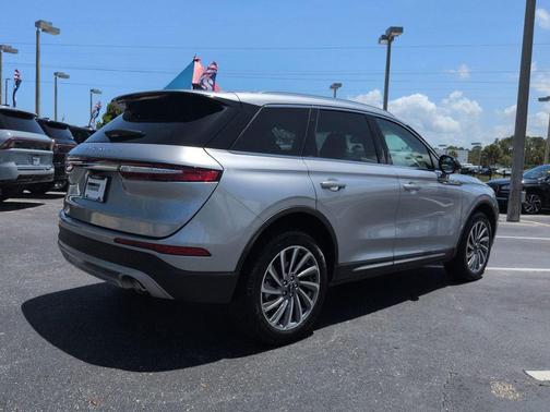 Silver Radiance Metallic Clearcoat 2024 Lincoln Corsair Reserve