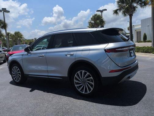 Silver Radiance Metallic Clearcoat 2024 Lincoln Corsair Reserve