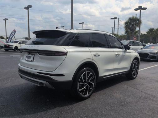 Pristine White Metallic Tri-Coat 2023 Lincoln Corsair Reserve