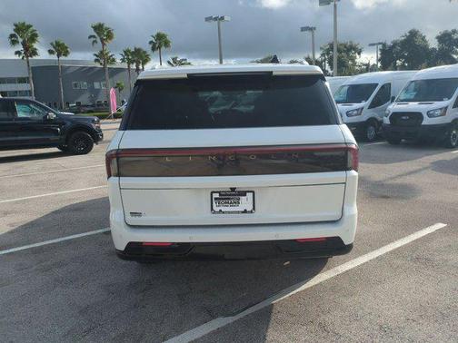 2025 Lincoln Navigator Reserve