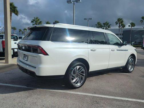 2025 Lincoln Navigator Reserve