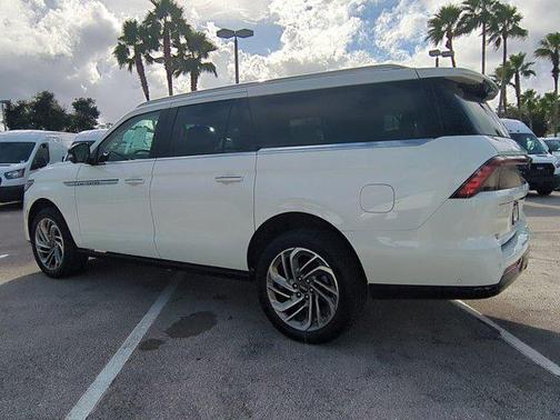 2025 Lincoln Navigator Reserve