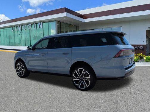 Gray Mist 2026 Lincoln Navigator Reserve