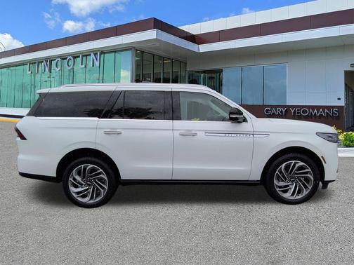 White 2026 Lincoln Navigator Reserve