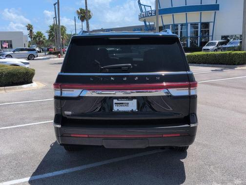 Infinite Black Metallic Clearcoat 2023 Lincoln Navigator Black Label