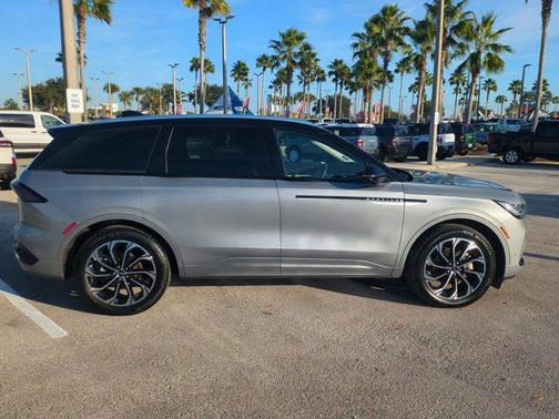 2024 Lincoln Nautilus Reserve