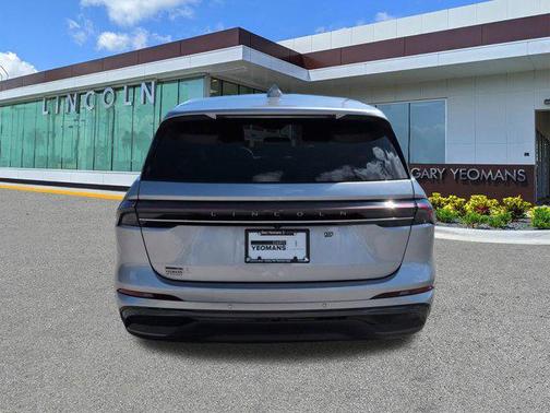 Silver Radiance Metallic Clearcoat 2026 Lincoln Nautilus Premiere