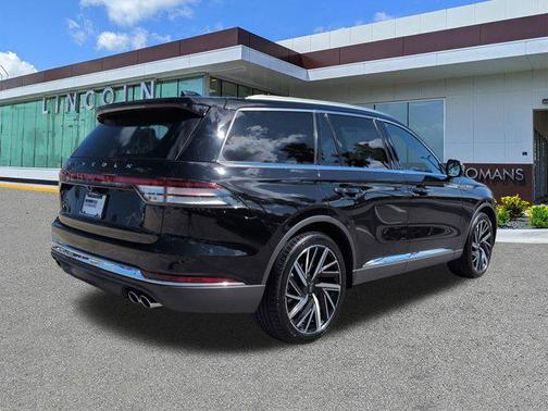 Infinite Black Metallic Clearcoat 2026 Lincoln Aviator Reserve AWD