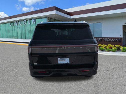 Infinite Black Metallic Clearcoat 2026 Lincoln Navigator Black Label