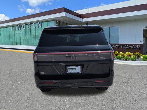 Infinite Black Metallic Clearcoat 2026 Lincoln Navigator Reserve