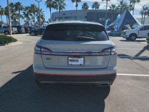 2022 Lincoln Nautilus Standard