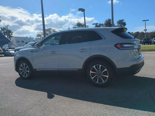 2022 Lincoln Nautilus Standard