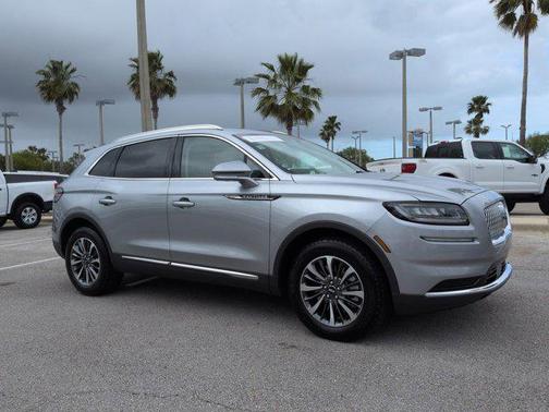 Silver Radiance Metallic Clearcoat 2023 Lincoln Nautilus Standard