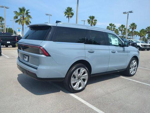 2025 Lincoln Navigator Reserve