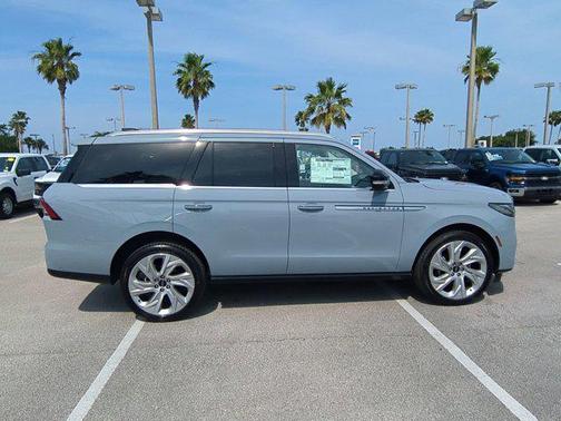 2025 Lincoln Navigator Reserve