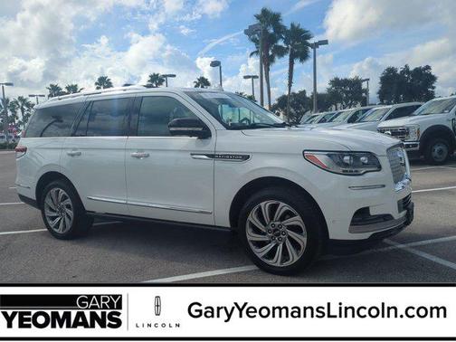 2023 Lincoln Navigator Standard