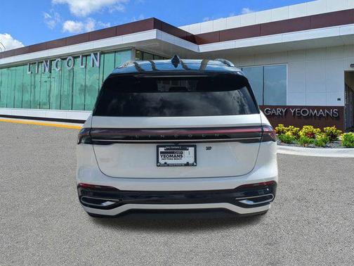 White Platinum Metallic Tri-Coat 2026 Lincoln Nautilus Reserve