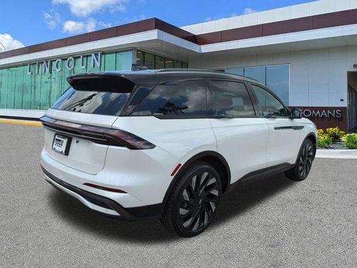 2025 Lincoln Nautilus Reserve