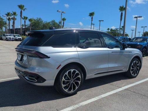 2025 Lincoln Nautilus Reserve