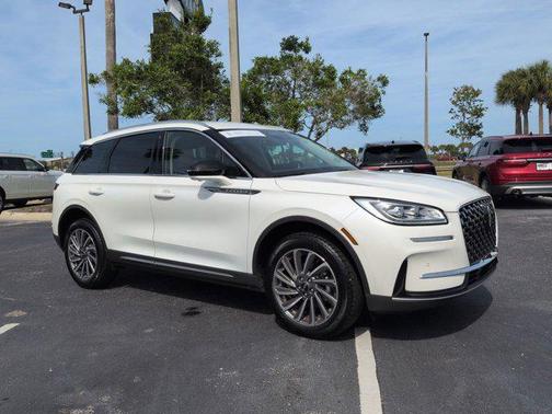 Pristine White Metallic Tri-Coat 2024 Lincoln Corsair Reserve