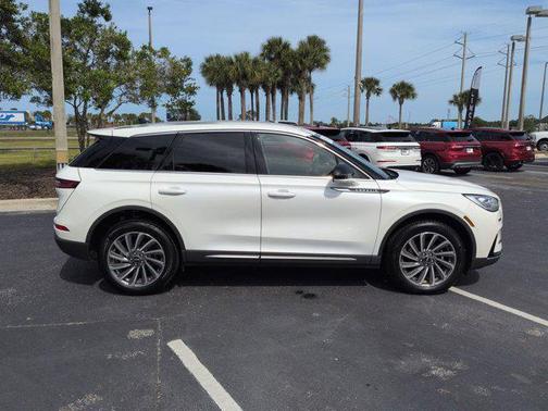 Pristine White Metallic Tri-Coat 2024 Lincoln Corsair Reserve