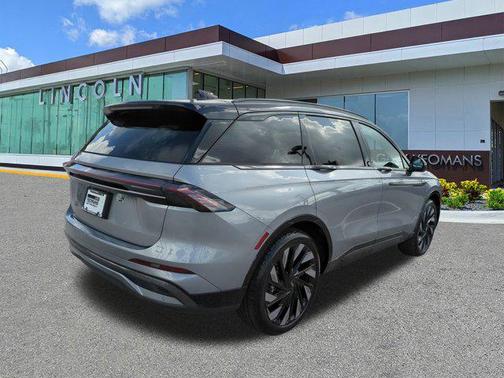 2025 Lincoln Nautilus Reserve