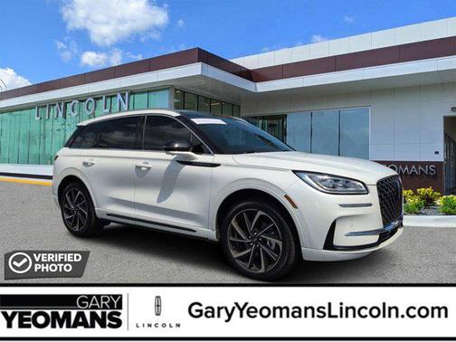 Pristine White Metallic Tri-Coat 2024 Lincoln Corsair Grand Touring
