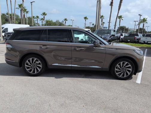 Harbor Gray 2026 Lincoln Aviator Premiere