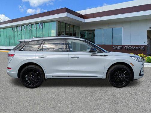 crystal white metallic clearcoat 2026 Lincoln Corsair Reserve