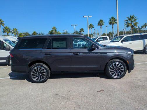 2025 Lincoln Navigator Black Label