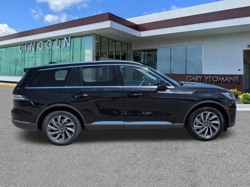 Infinite Black Metallic Clearcoat 2026 Lincoln Aviator Premiere