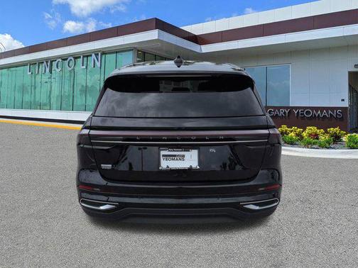Infinite Black Metallic Clearcoat 2026 Lincoln Nautilus Premiere